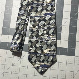 Abstract Patterned Tie in Black and Gray